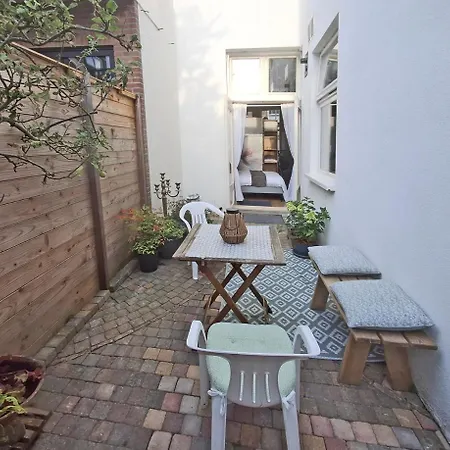 Beganengrond In Rustige Buurt * Haarlem