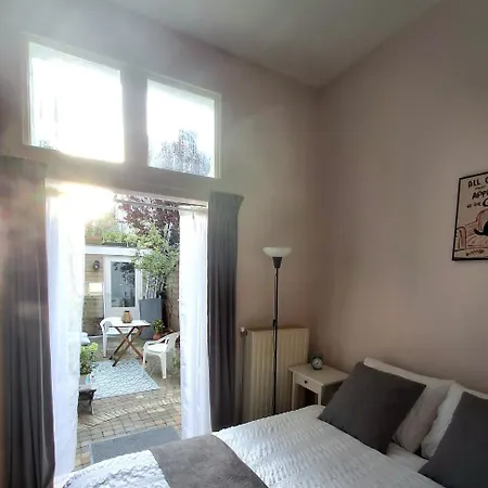 Beganengrond In Rustige Buurt